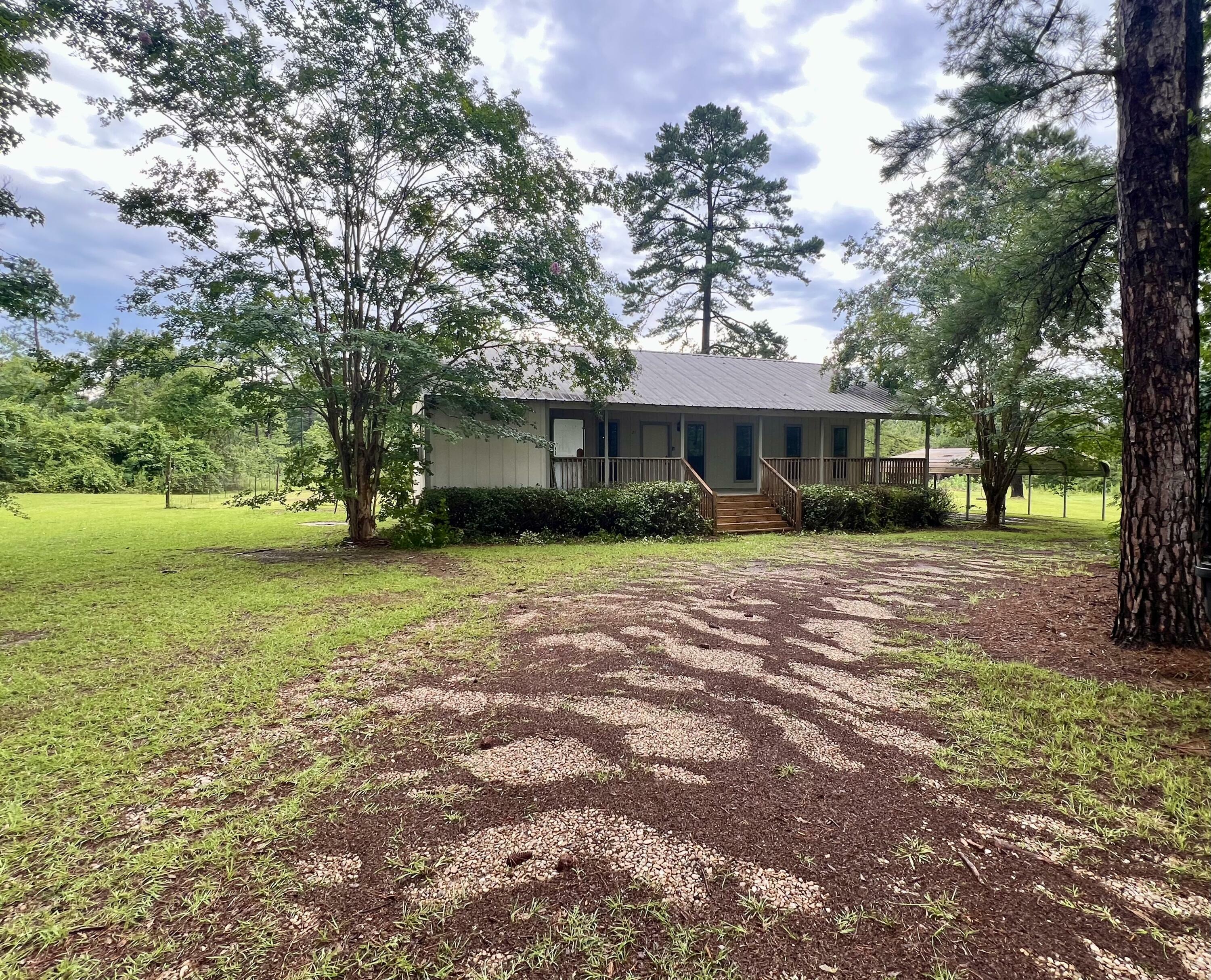 Property Photo:  21 Norman Rd  MS 39475 