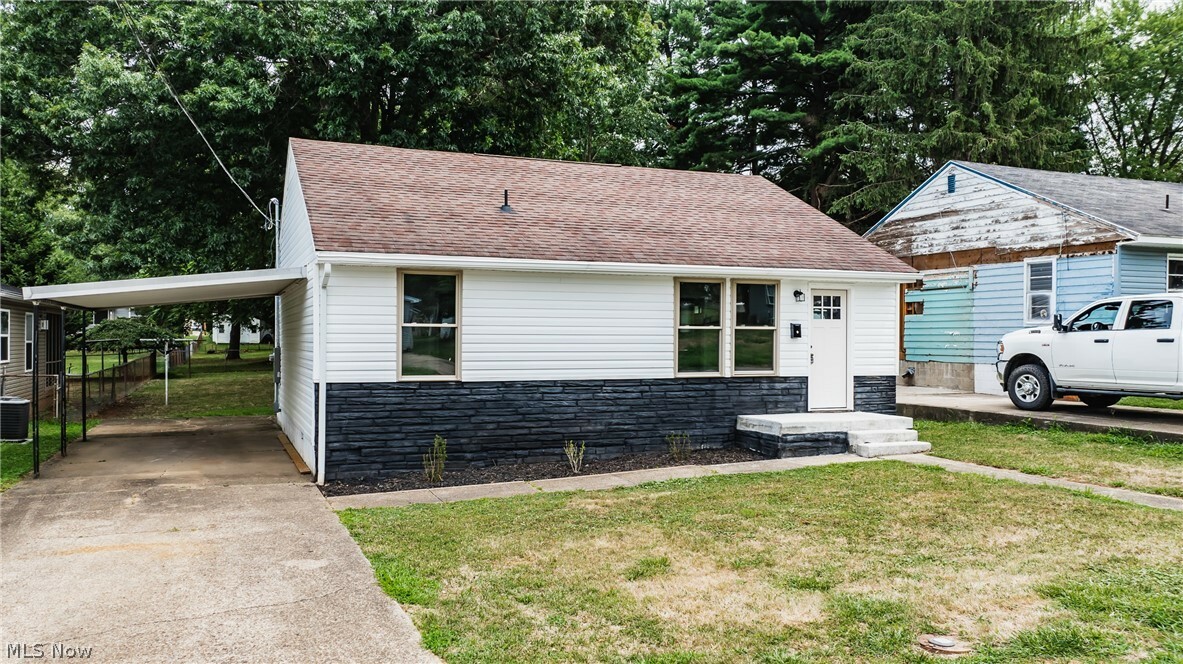 Property Photo:  1413 23rd Street  WV 26105 