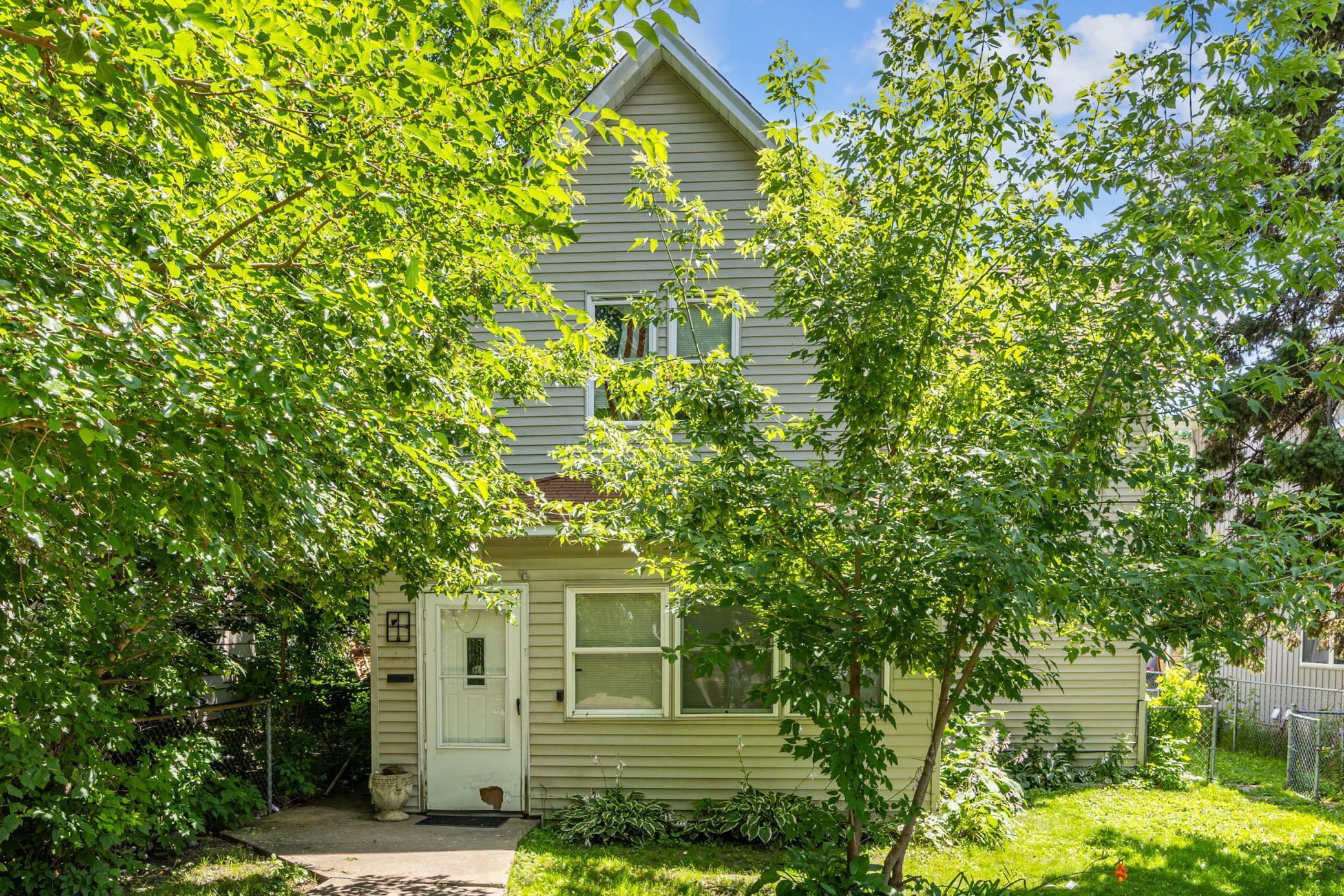 Property Photo:  3010 Russell Avenue N  MN 55411 