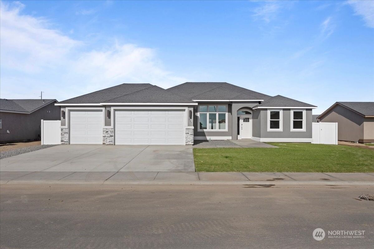 Property Photo:  715  N Street NE  WA 98848 