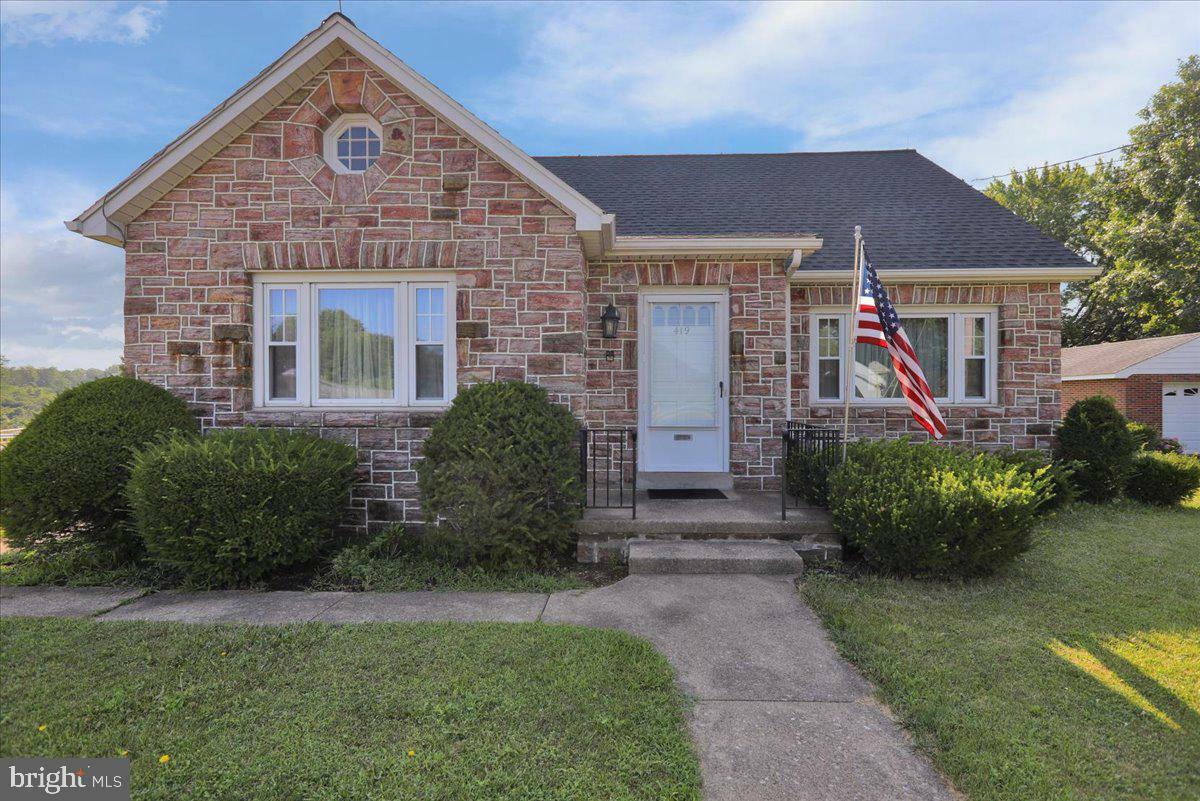 Property Photo:  419 N 5th Street  PA 19526 