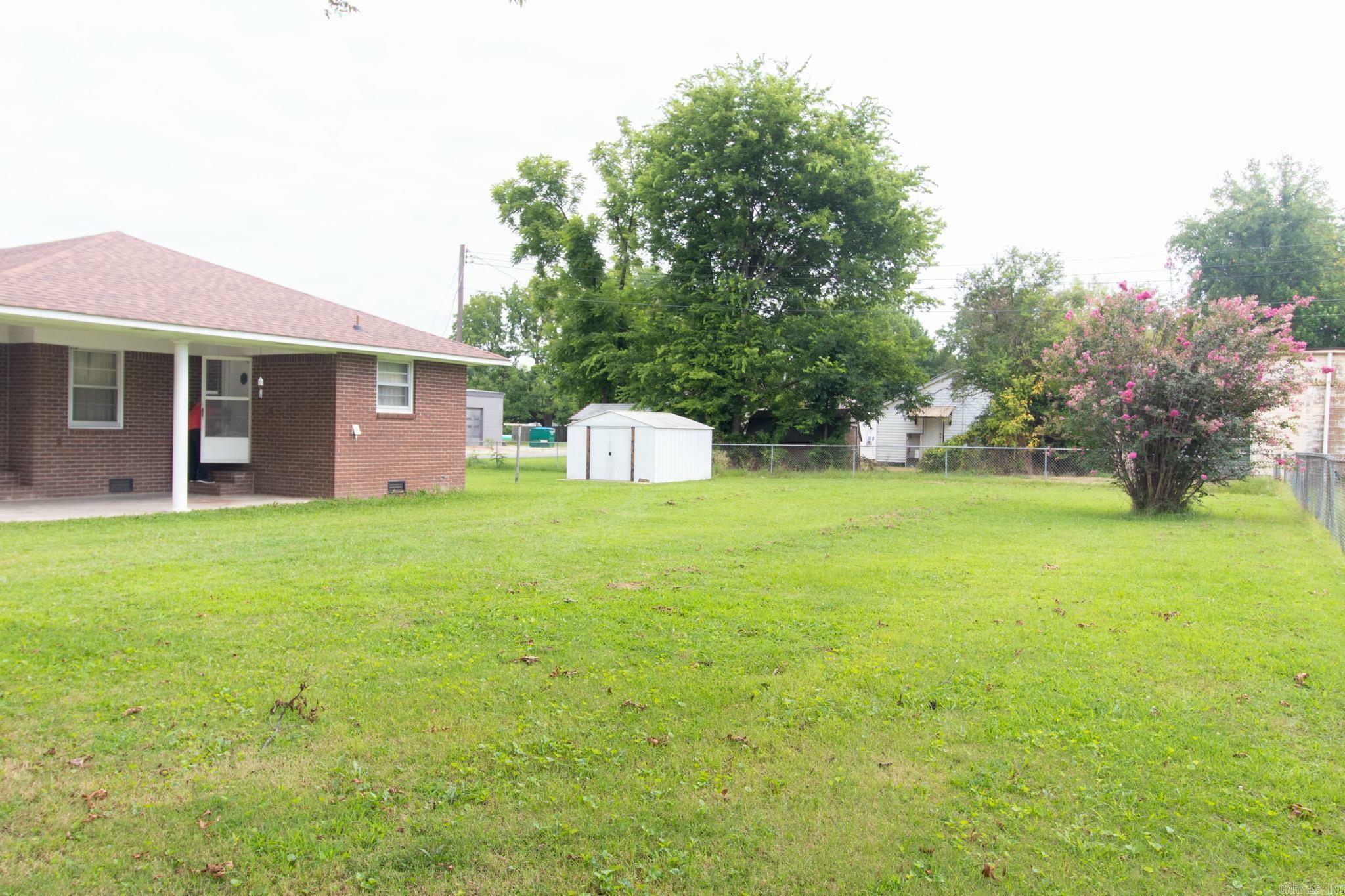 Property Photo:  620 W Main Street  AR 72476 