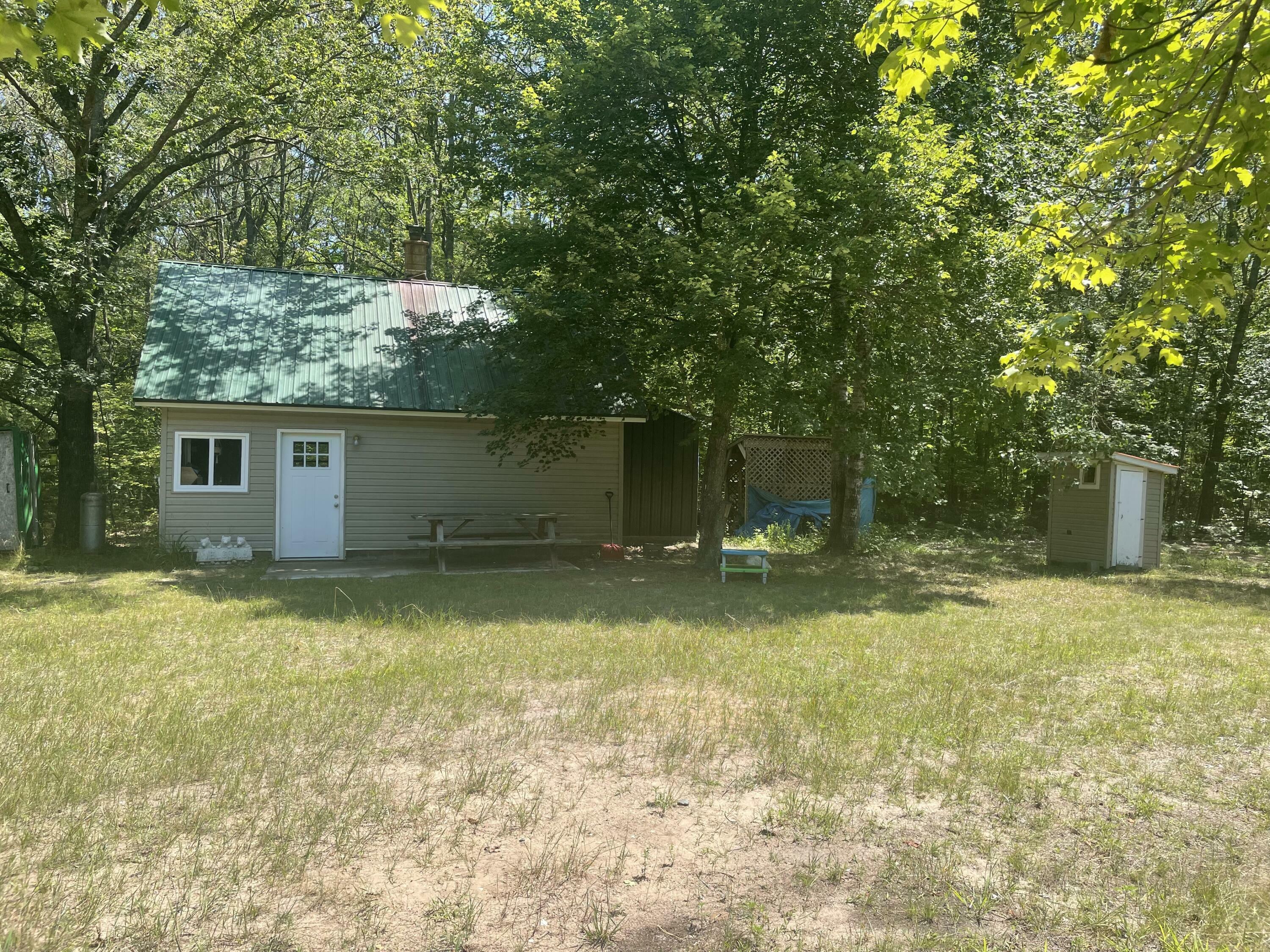 8582 E Sand Ridge Rd  Goetzville MI 49736 photo