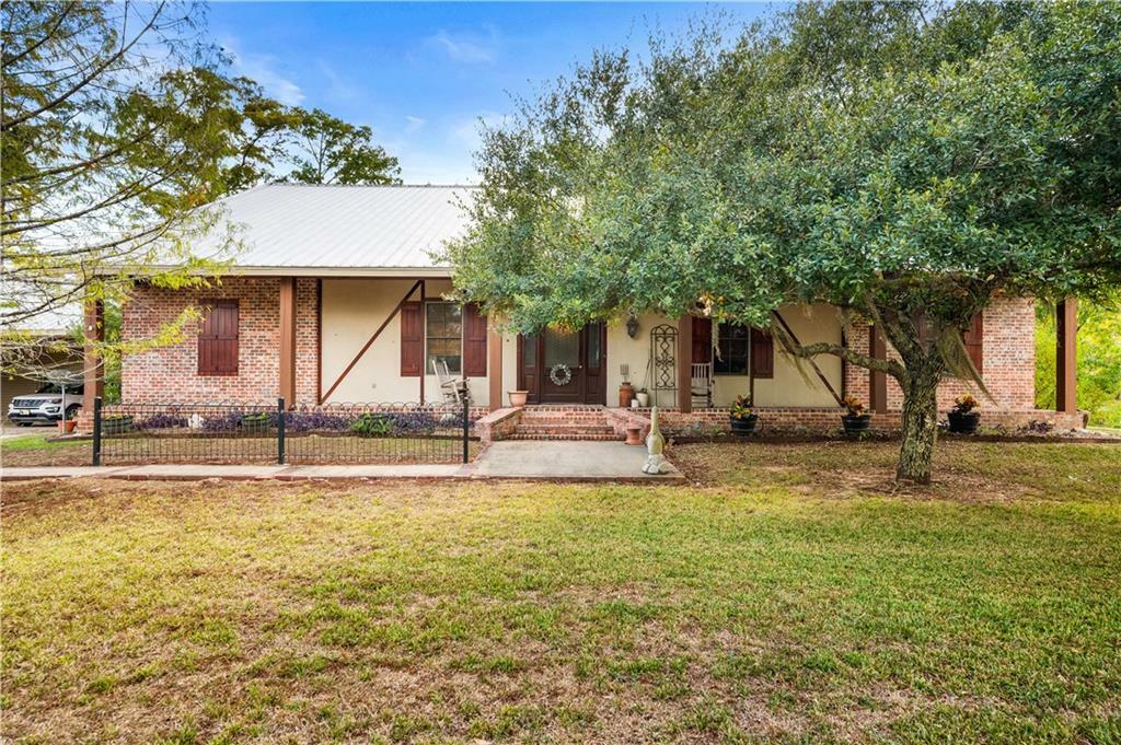 Property Photo: 951 Hidden Ridge Drive LA 71485
