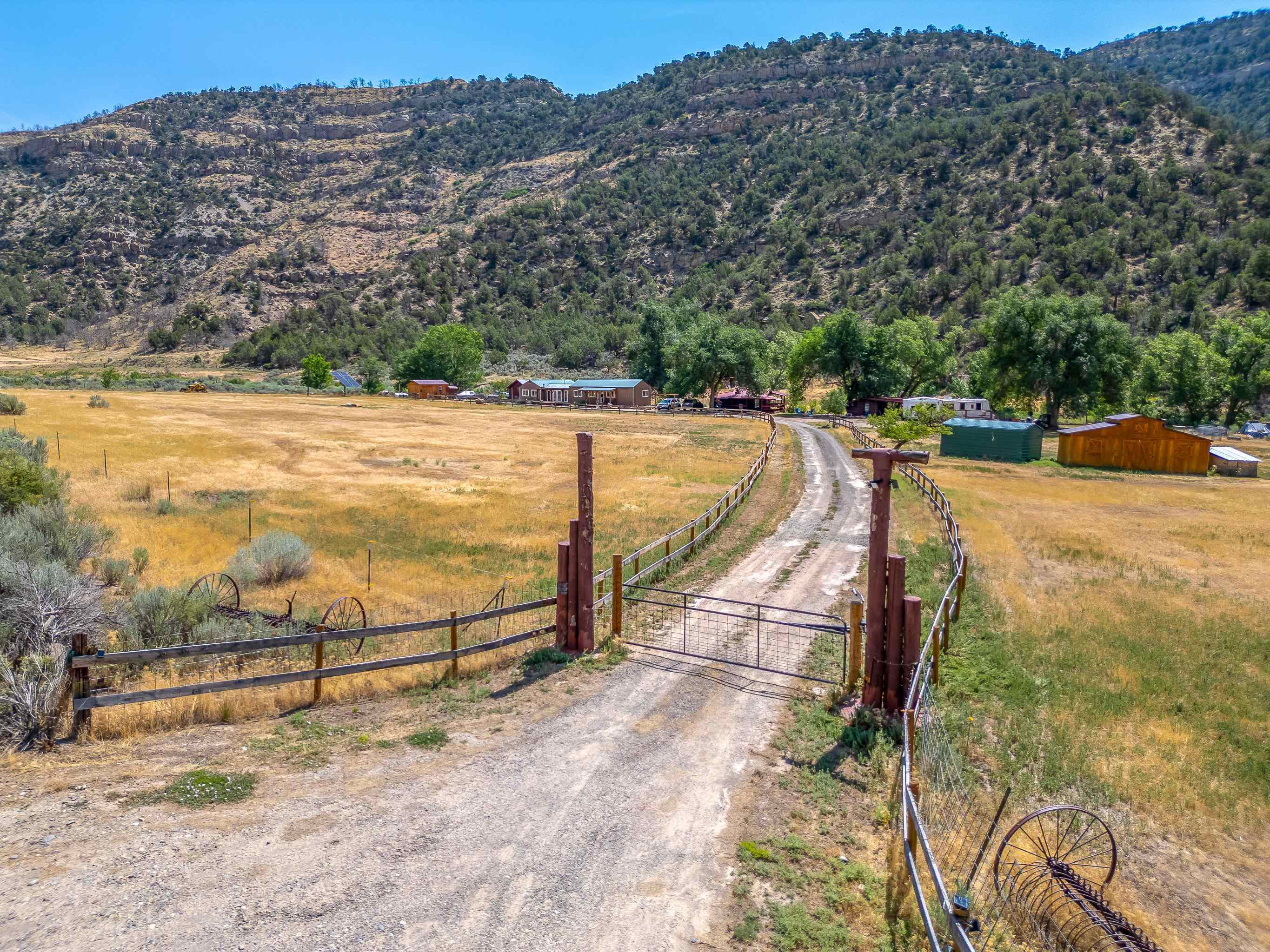 Property Photo:  3750 County Road 205  CO 81630 