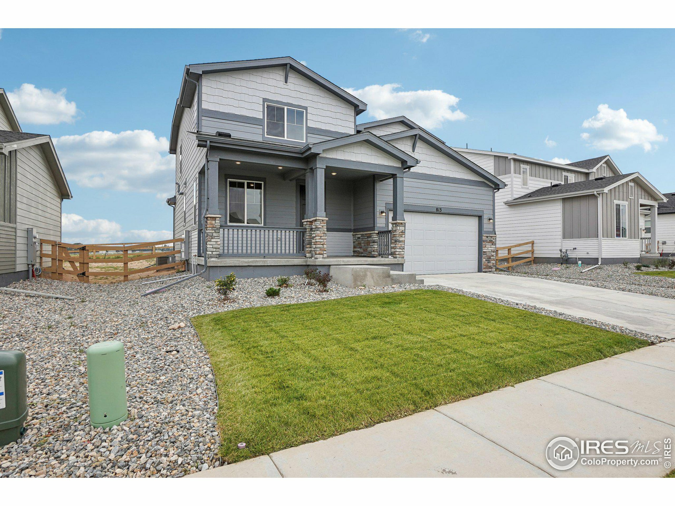 Property Photo:  813 Hummocky Way  CO 80550 