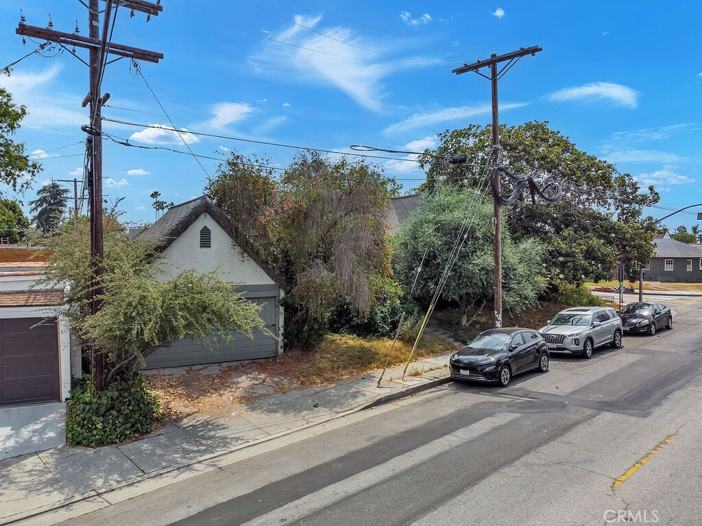 Property Photo:  802 S Cochran Avenue  CA 90036 