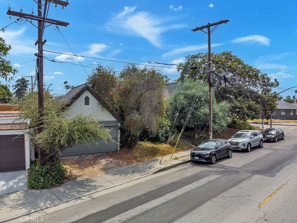 Property Photo:  802 S Cochran Avenue  CA 90036 