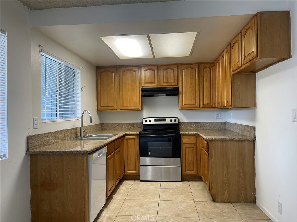 Property Photo:  629 Moraga 5  CA 92801 