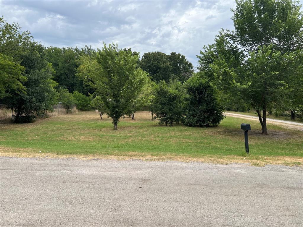 Property Photo:  2013 Spring Court  TX 76020 