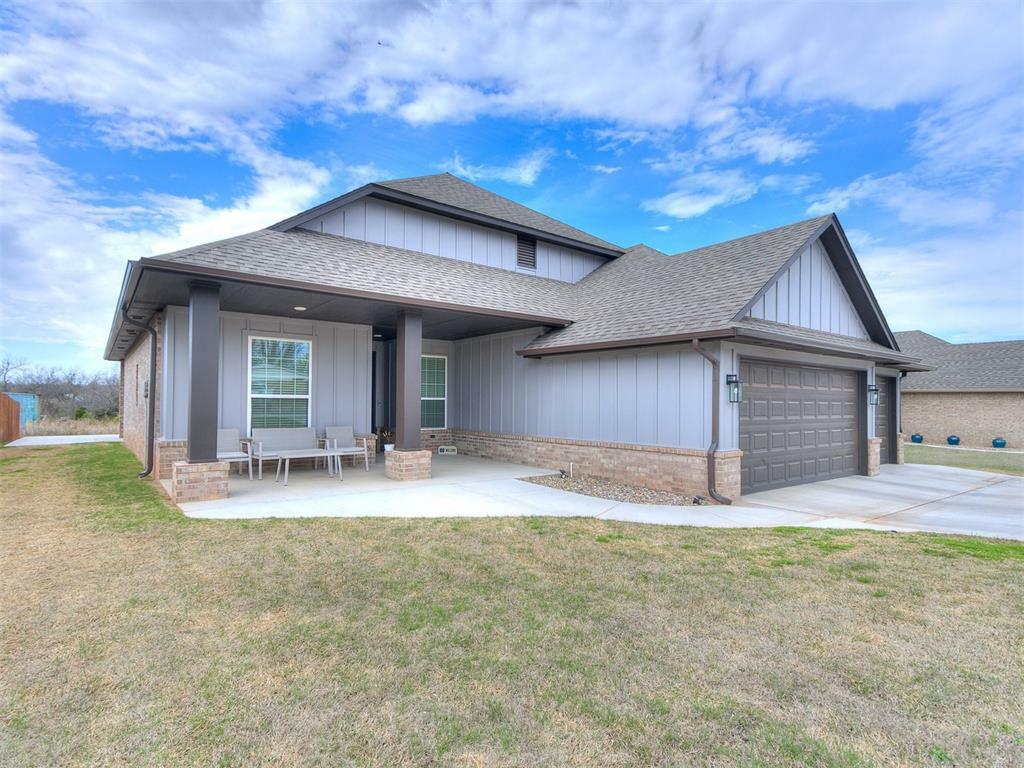 Property Photo:  623 SW 6th Street  OK 73049 