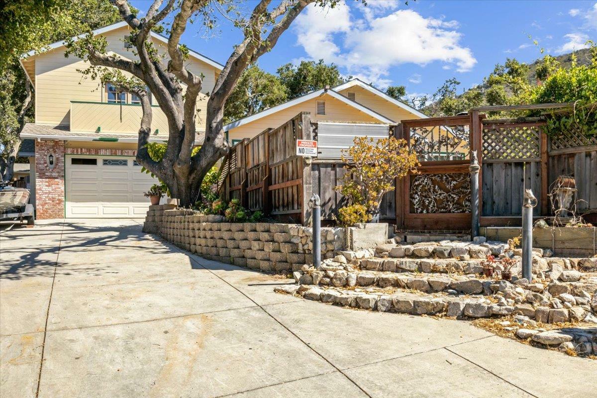 Property Photo:  175 Manzanita Way  CA 93908 