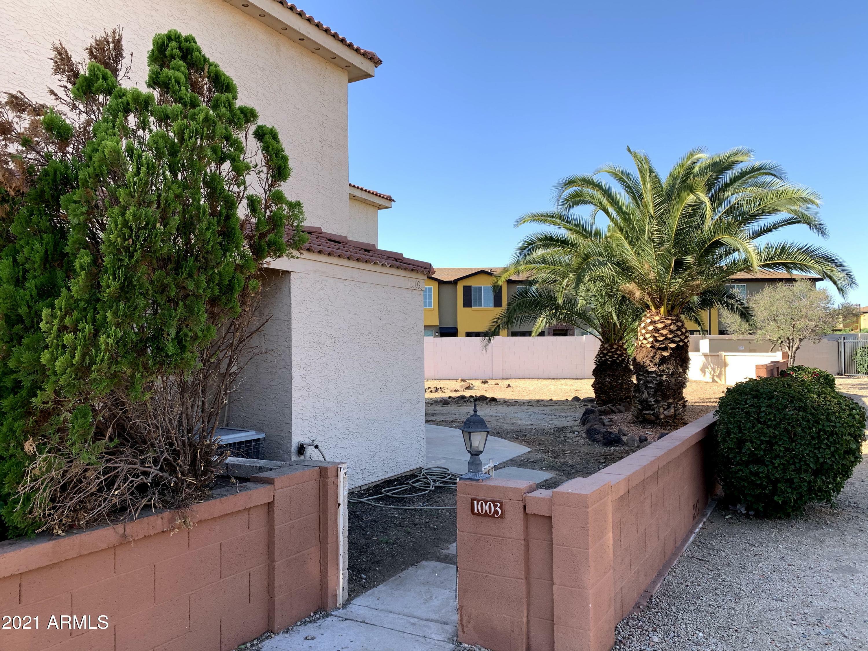 Property Photo:  15650 N 19th Avenue 1003  AZ 85023 