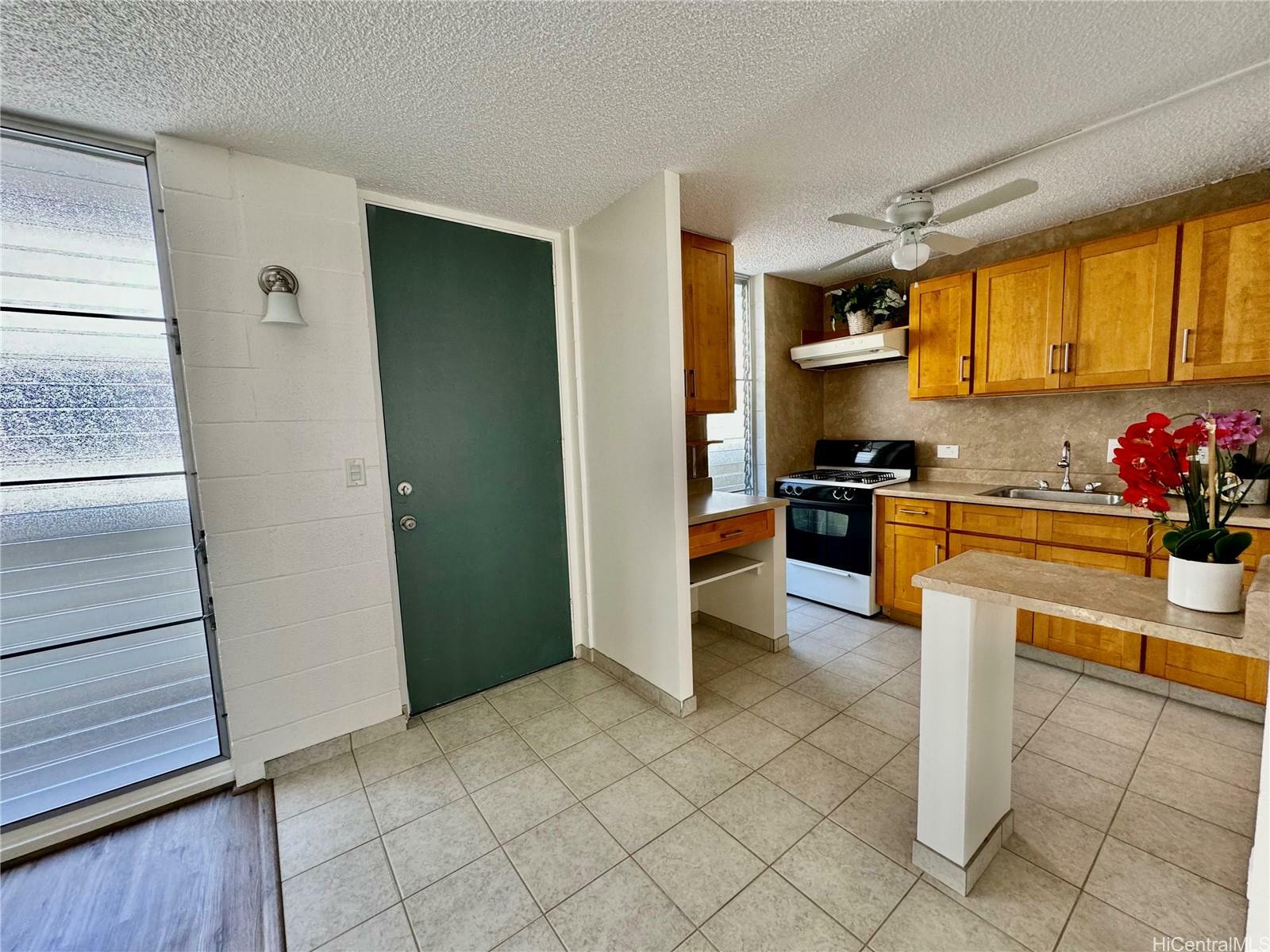 Property Photo:  751 Kinau Street Dh22  HI 96813 