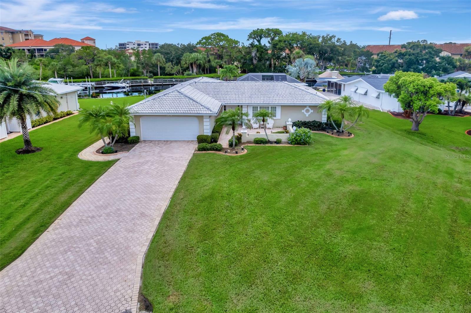 Property Photo: 124 Tina Island Drive FL 34229