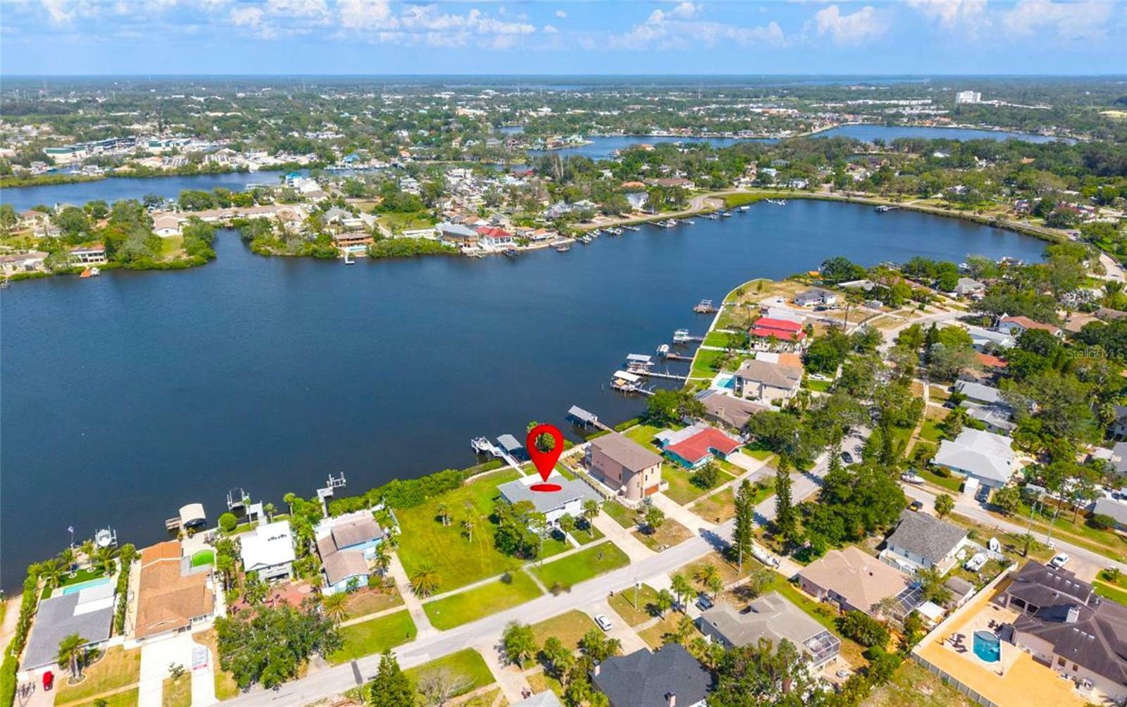 Property Photo: 644 Bayshore Drive FL 34689