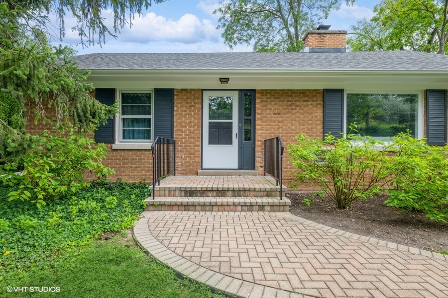 Property Photo:  107 Ridge Road  IL 60035 