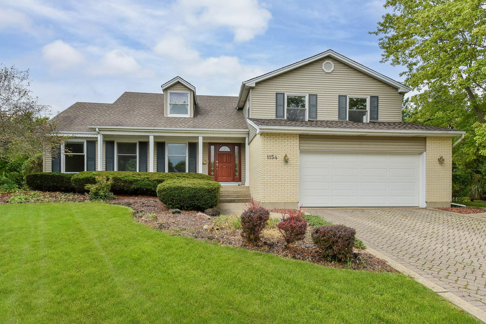 Property Photo: 1154 W Mallard Drive IL 60067