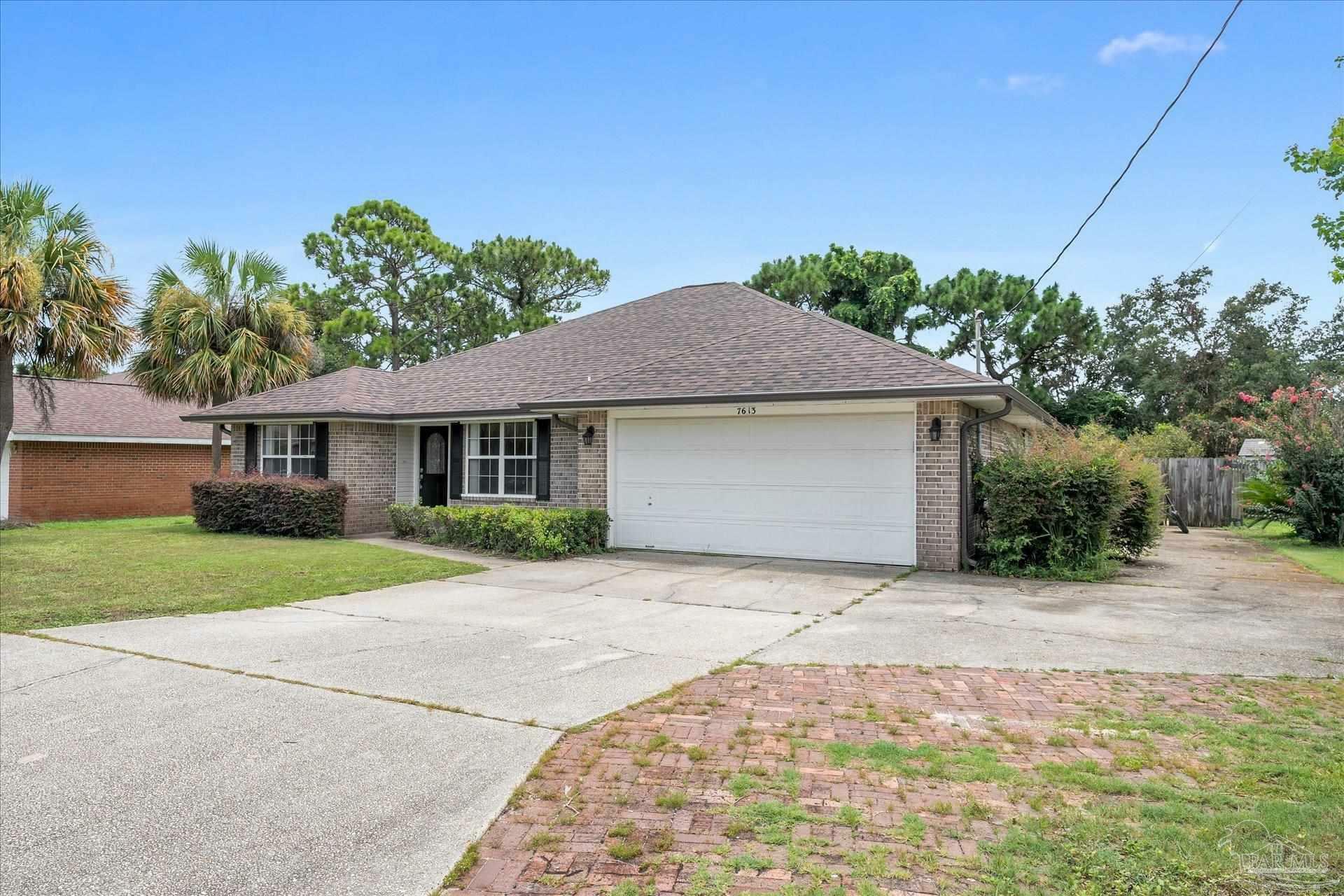 Property Photo:  7613 Marthas Way  FL 32566 