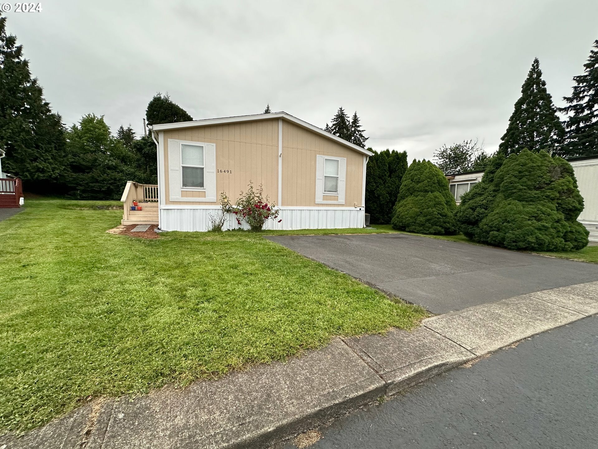 Property Photo:  16491 SE 80th Ave  OR 97267 