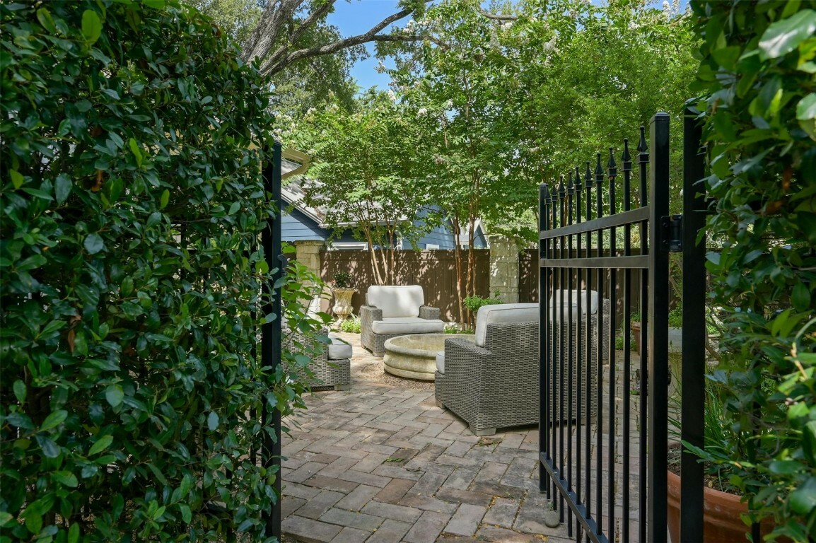 Property Photo:  1617 Mohle Drive  TX 78703 