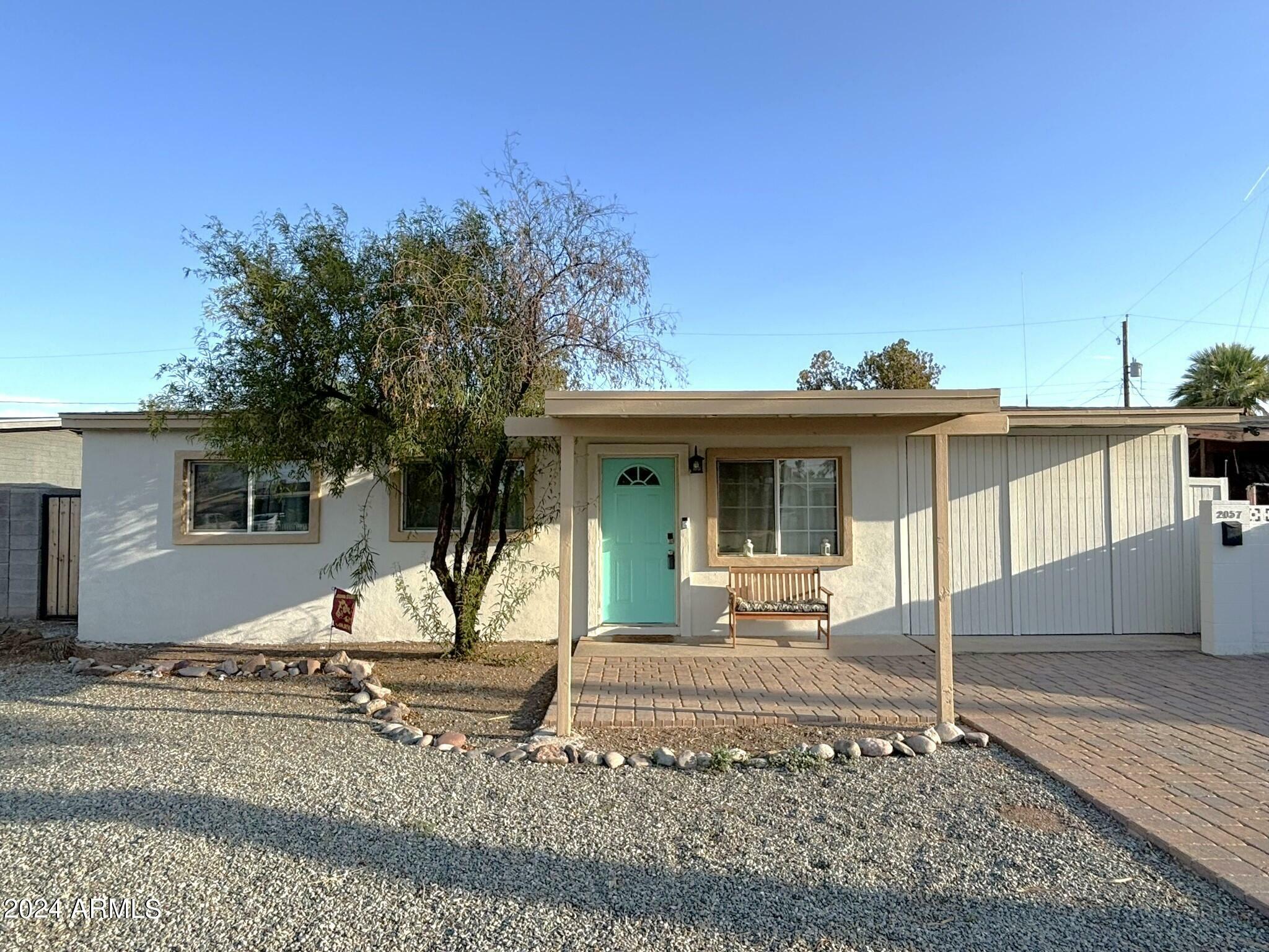 Property Photo:  2057 E Howe Avenue  AZ 85281 