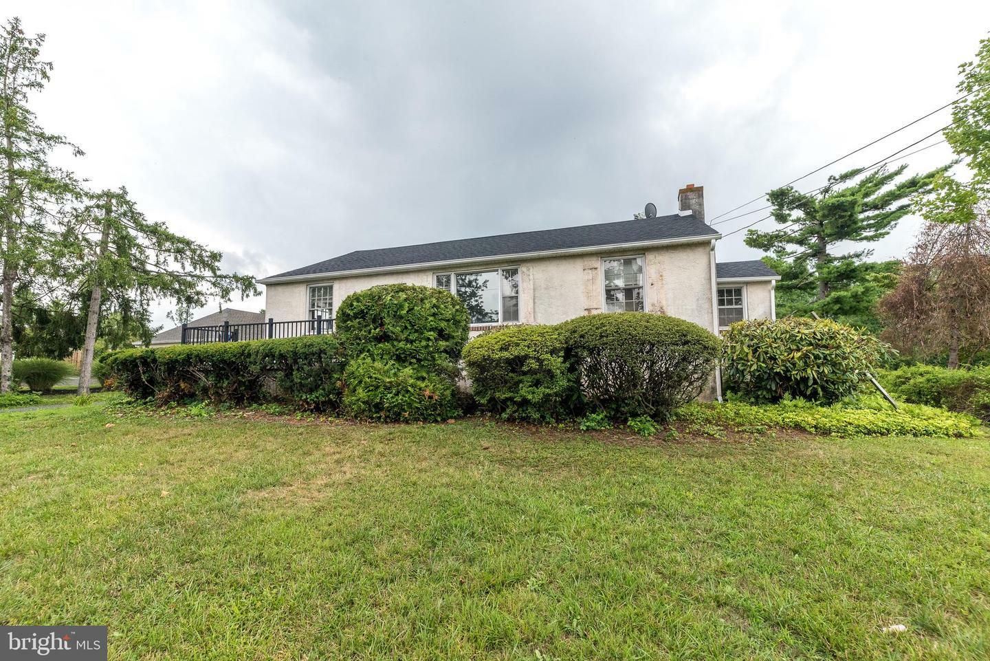 Property Photo:  909 Limekiln Pike  PA 19002 