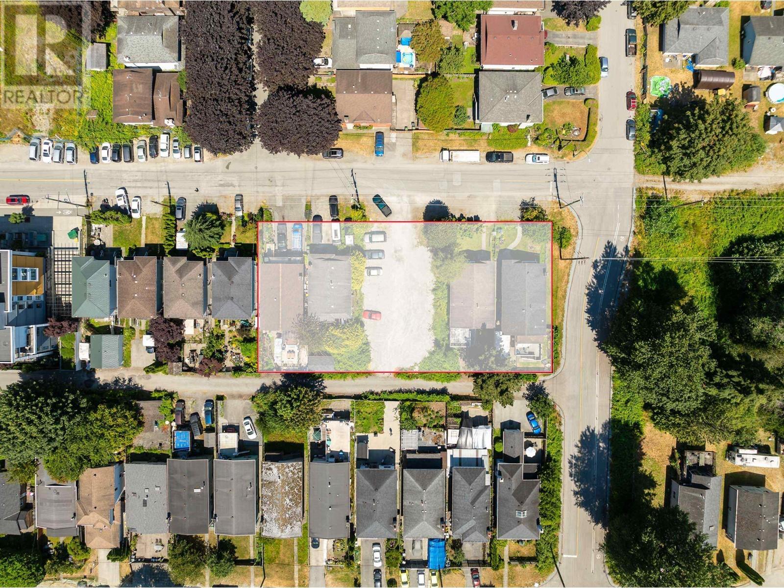 Property Photo:  1547 Crown Street  BC V7J 1G6 