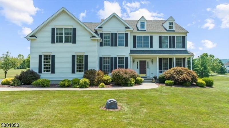 Property Photo:  9 Surry Lane  NJ 08802 