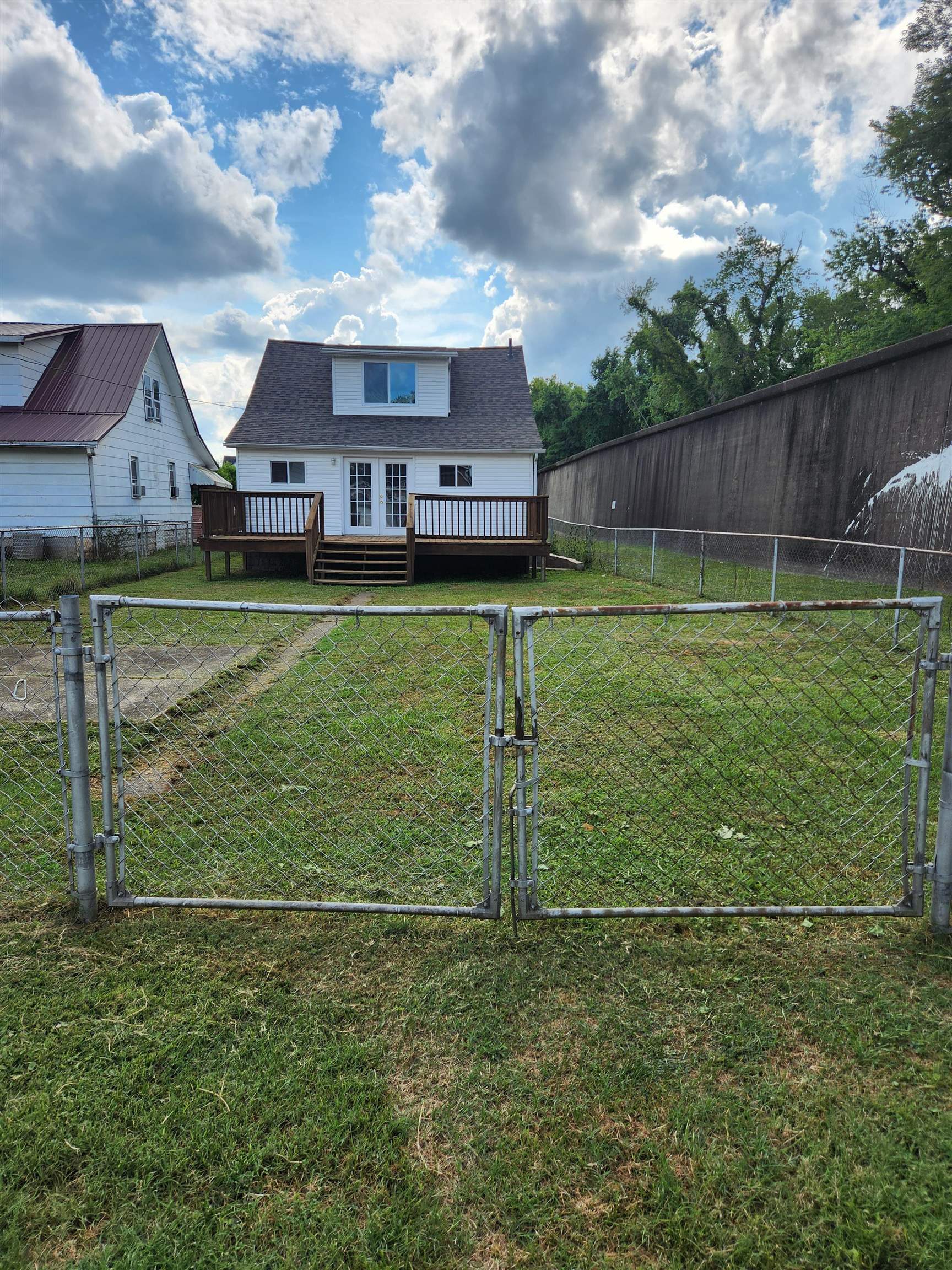 Property Photo:  204 37th Street  WV 25702 