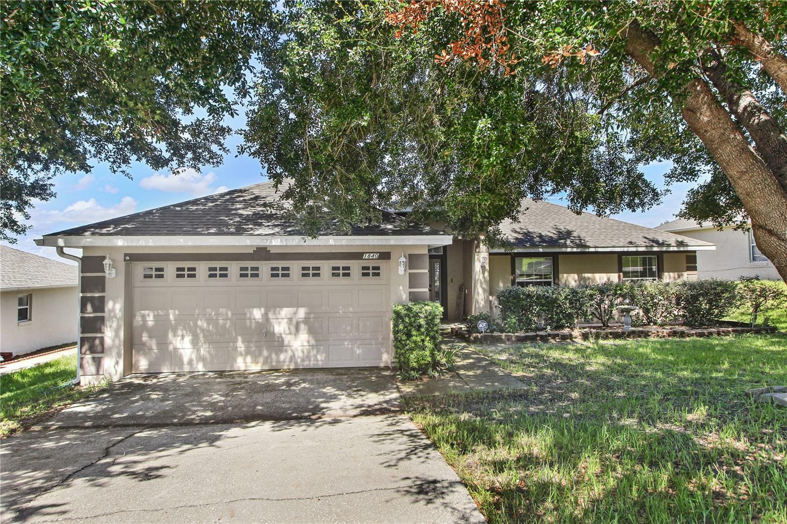 Property Photo:  1840 Southern Oak Loop  FL 34715 