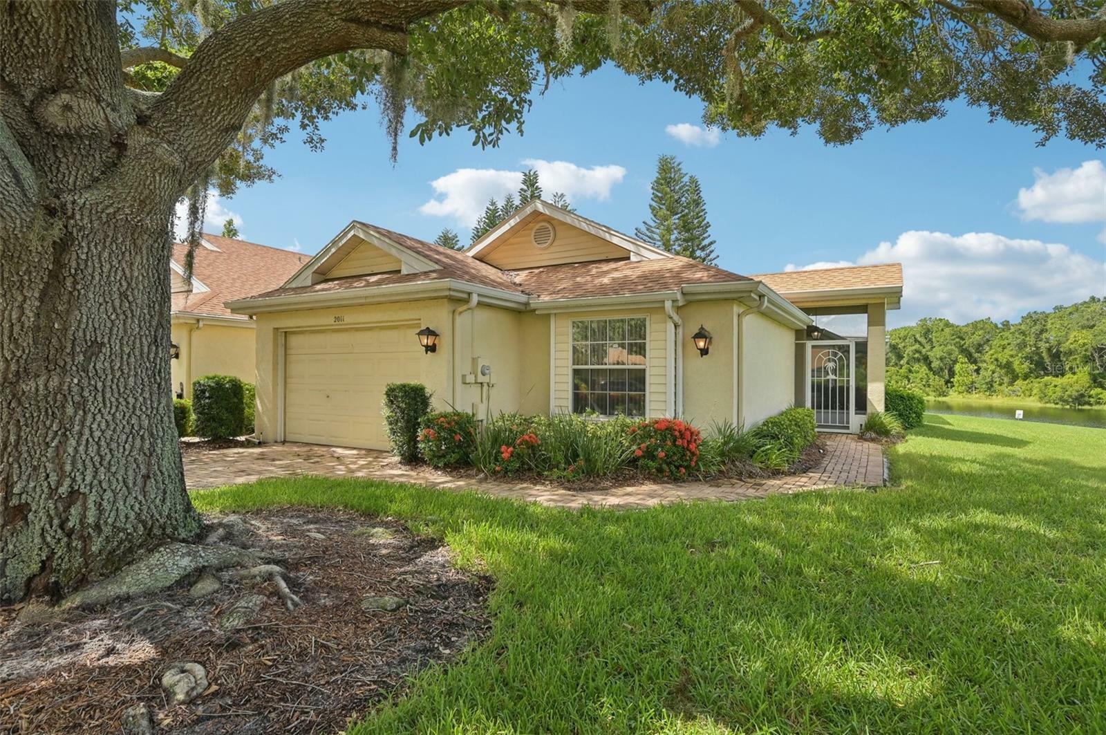 Property Photo:  2011 Fall River Court  FL 33573 