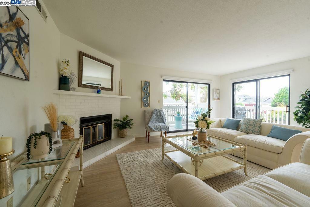 Property Photo:  402 Laurel  CA 94019 