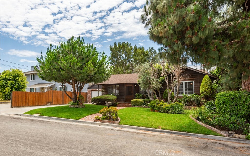 26357 Hillcrest Avenue  Lomita CA 90717 photo