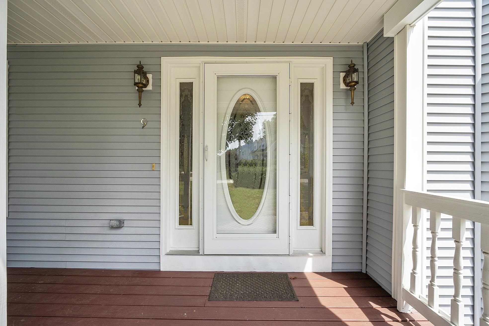 Property Photo: 9 Grasmere Lane NH 03063