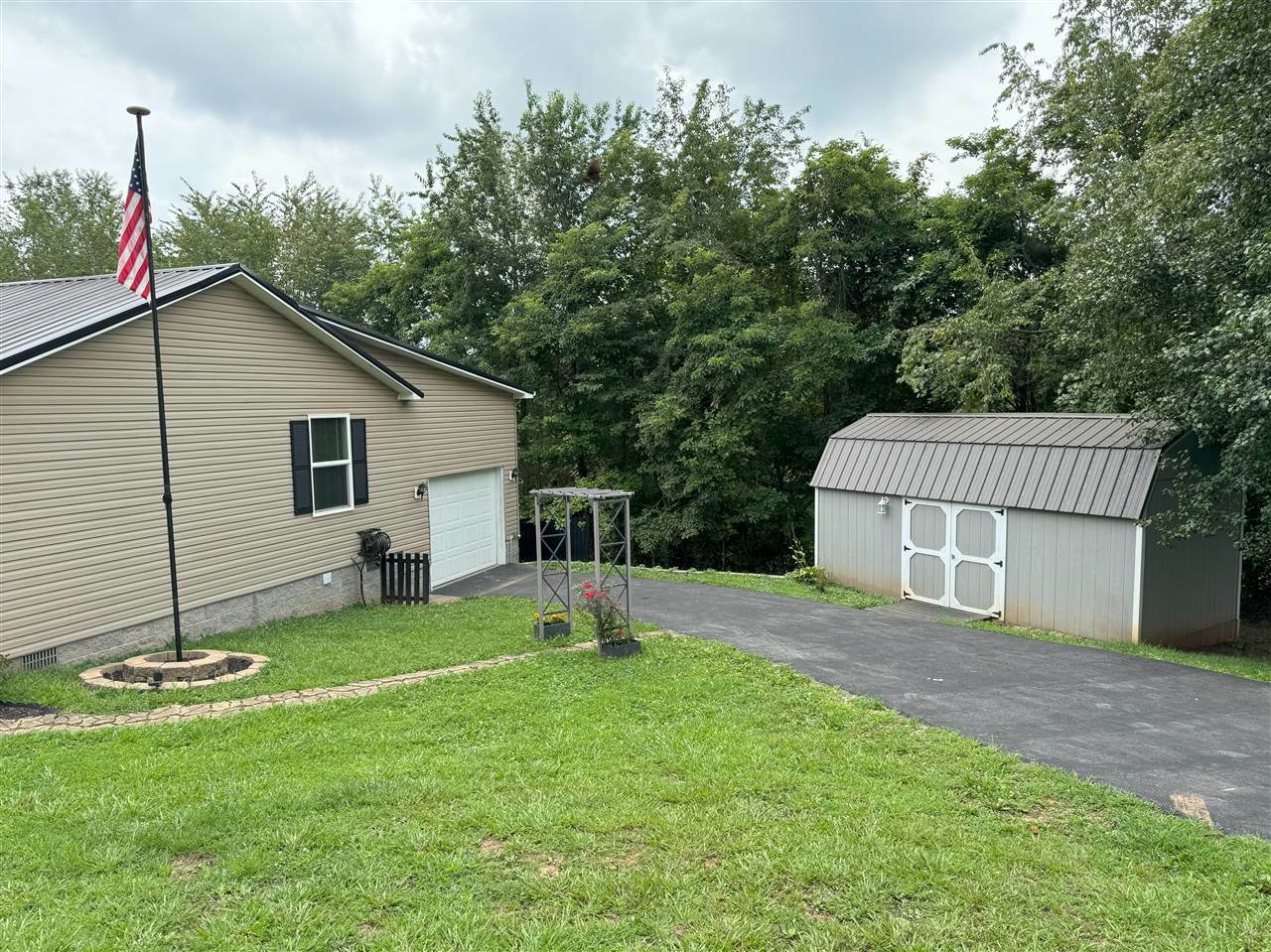 Property Photo:  1385 Bethel Lane  KY 42103 