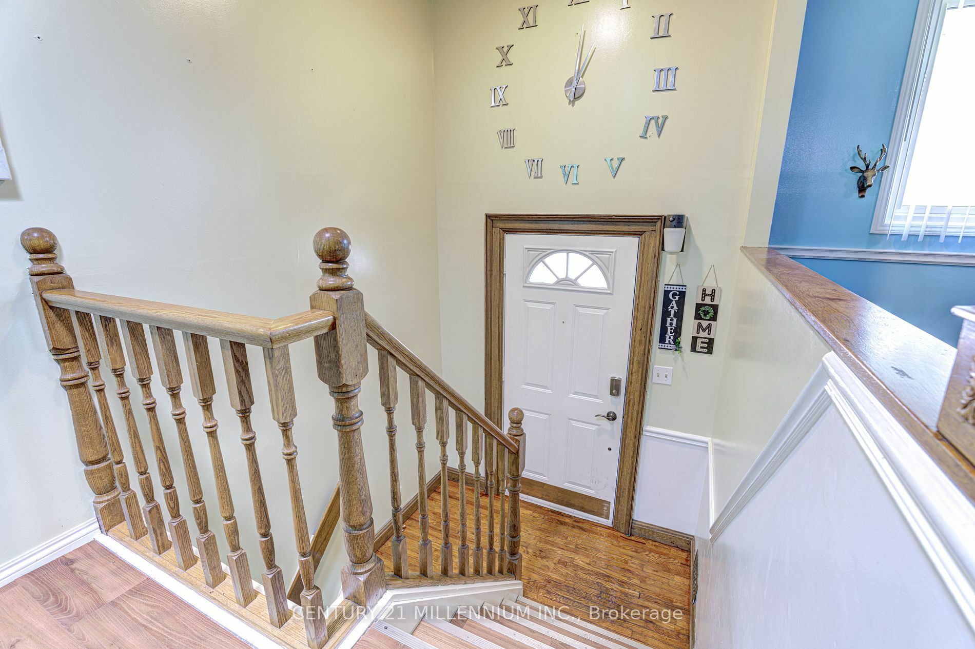 Property Photo:  8 Regency St  ON L8T 4V3 