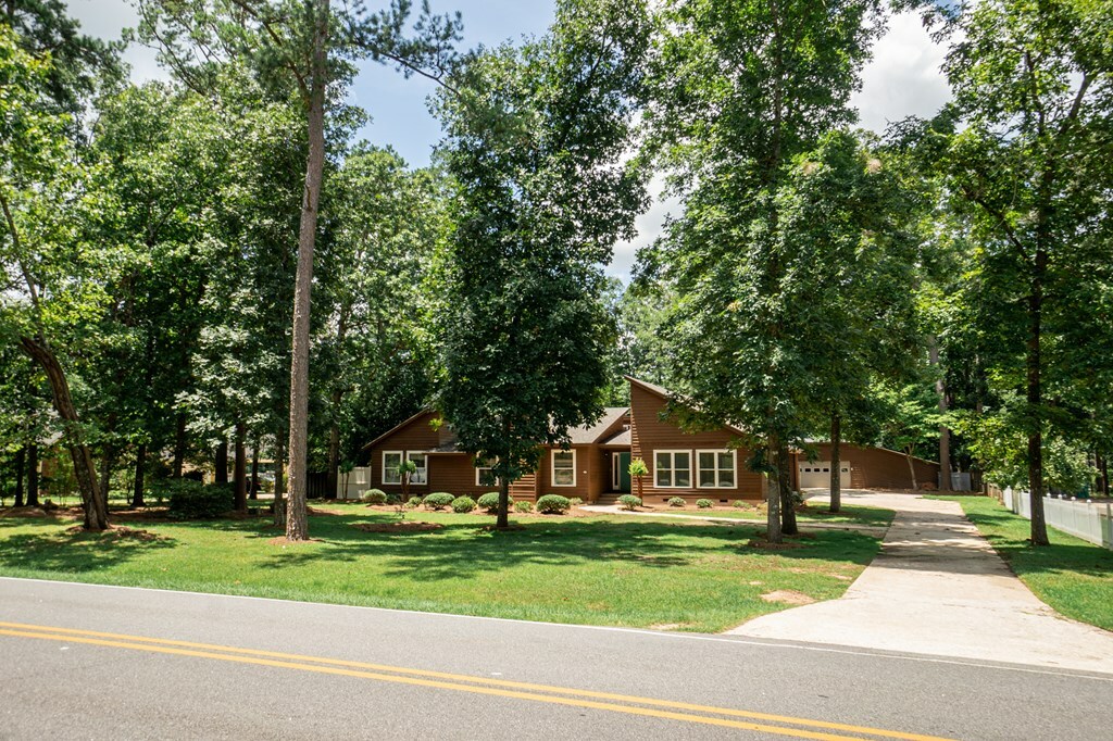 Property Photo:  2807 N Doublegate Drive  GA 31721 