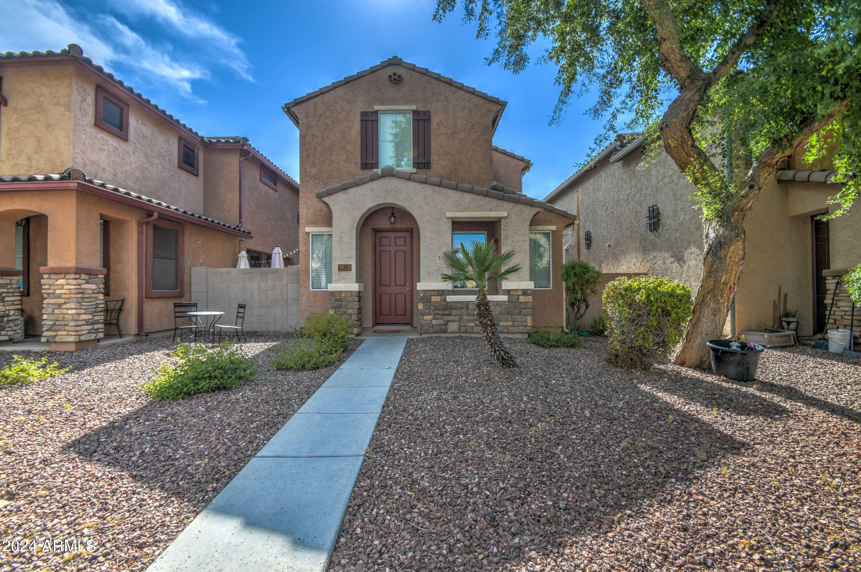 Property Photo:  10 N 88th Avenue  AZ 85353 