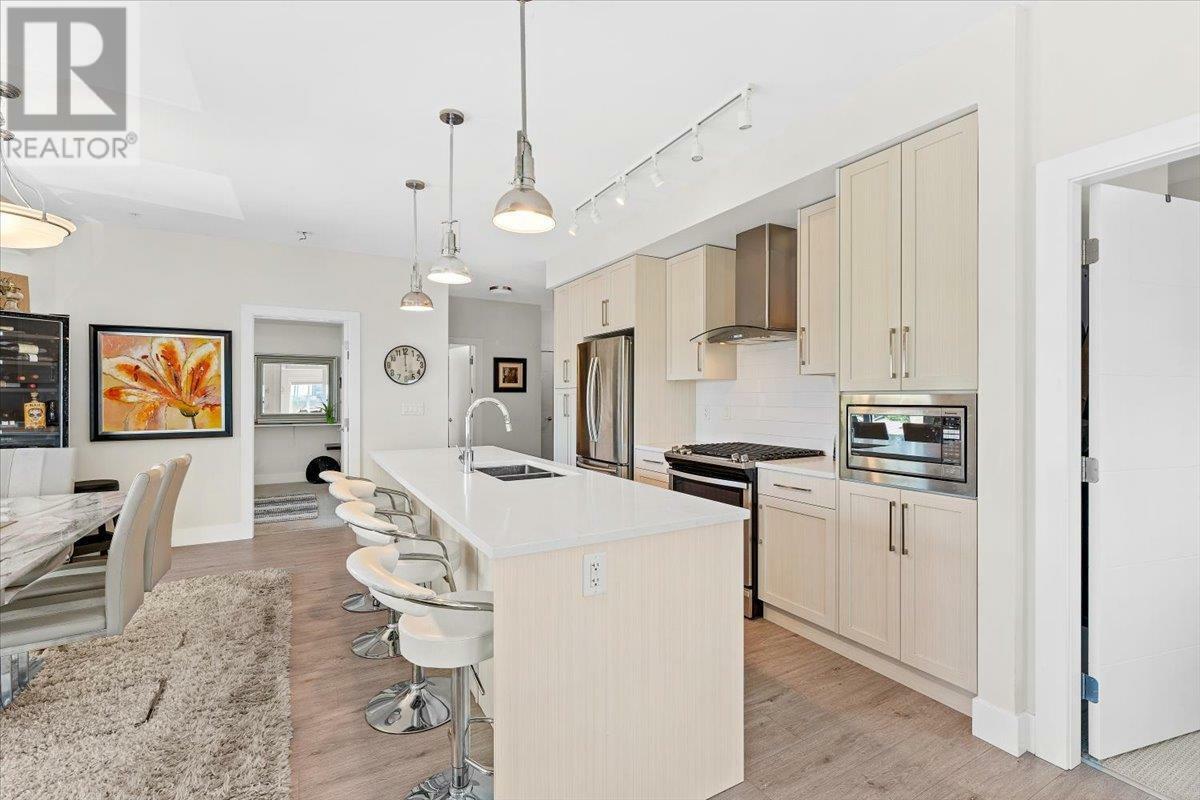 Property Photo:  4380 Lakeshore Road Ph6  BC V1W 5H5 