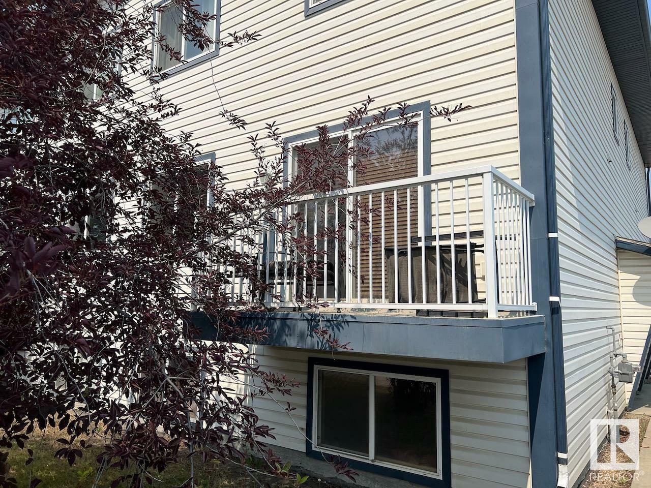 Property Photo:  5020 50 Avenue 1  AB T7A 1S4 