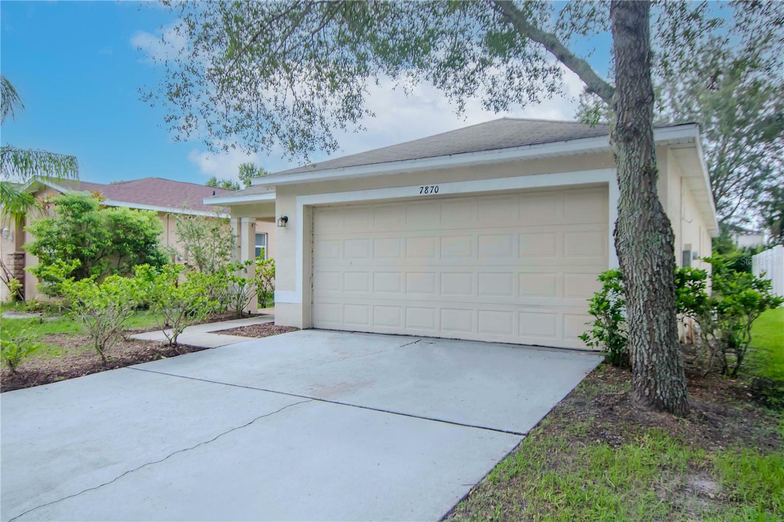 Property Photo:  7870 Carriage Pointe Drive  FL 33534 