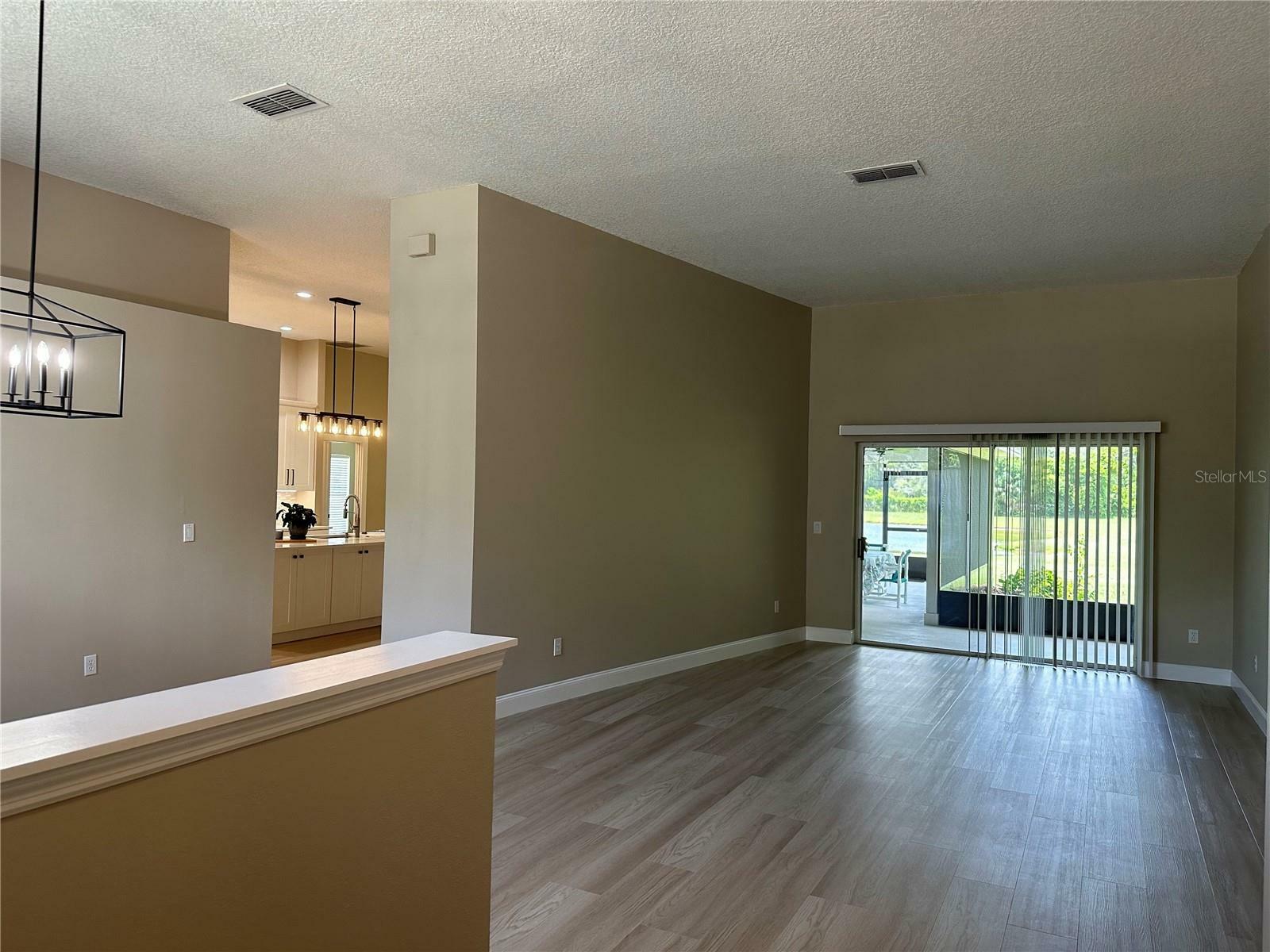 Property Photo:  1098 Needlewood Loop  FL 32765 