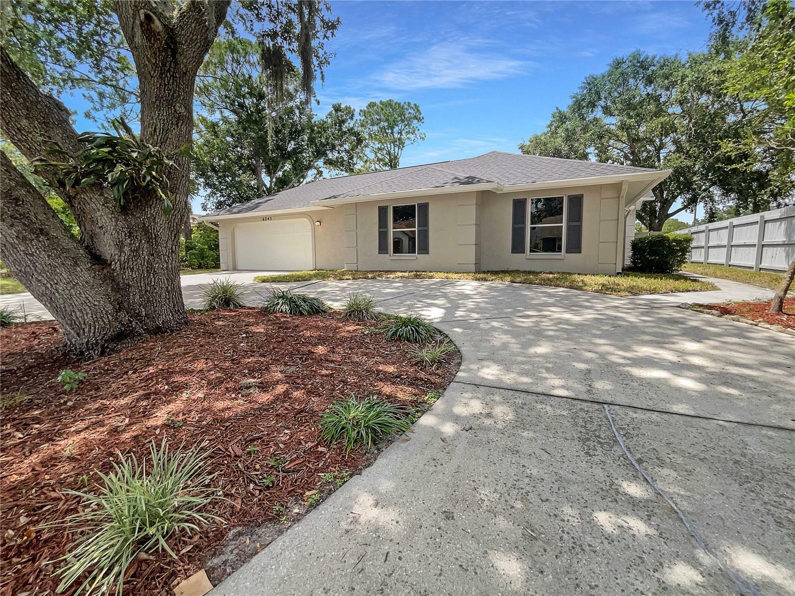 Property Photo:  6245 Bonaventure Court  FL 34243 