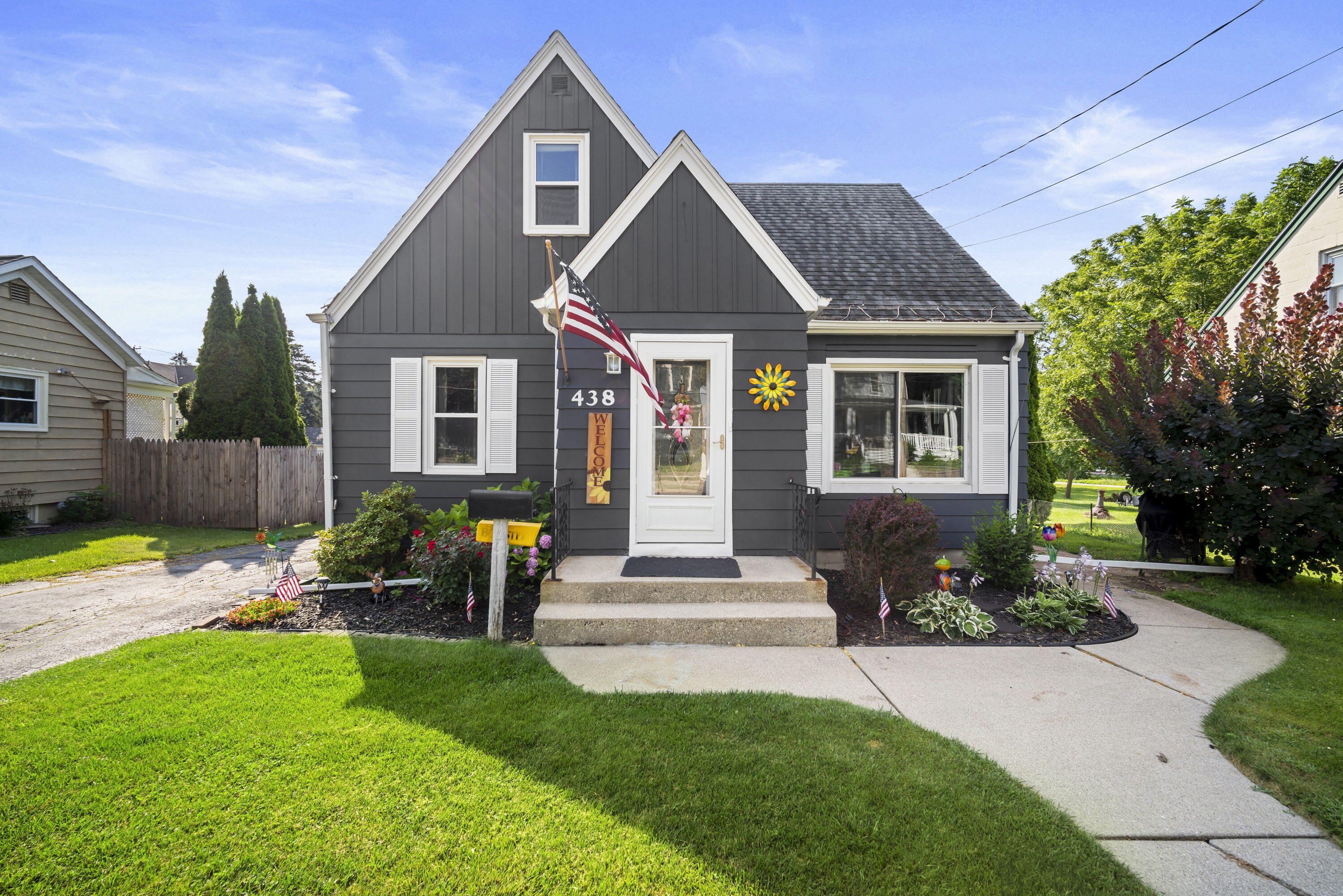Property Photo: 438 Grant St WI 53027