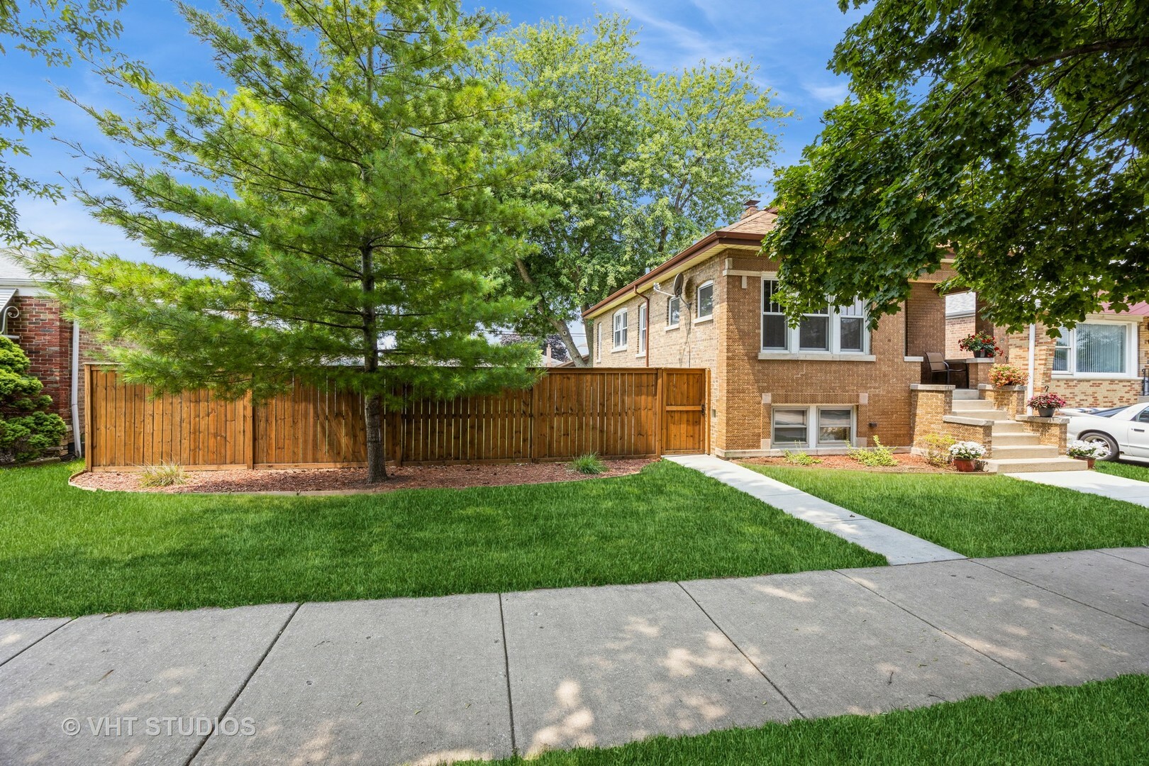 Property Photo:  5120 S Merrimac Avenue  IL 60638 