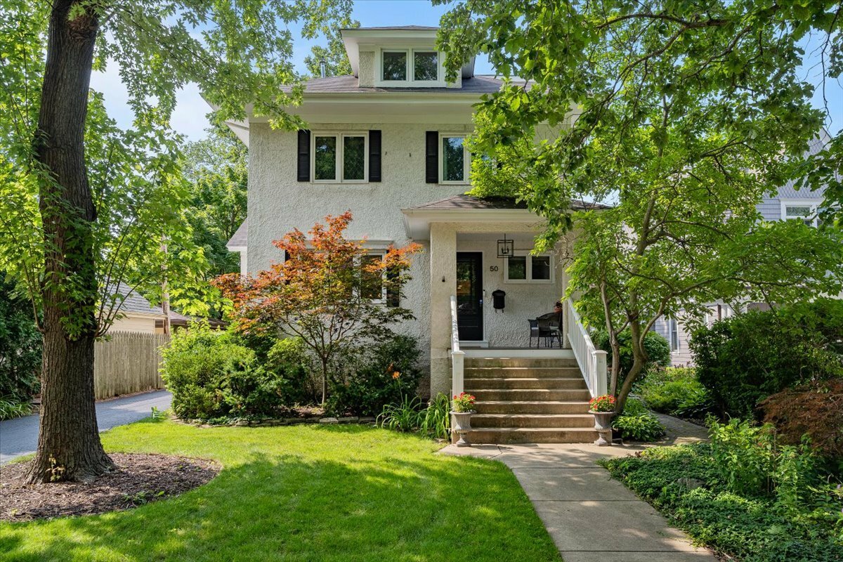 Property Photo: 50 Warwick Road IL 60093