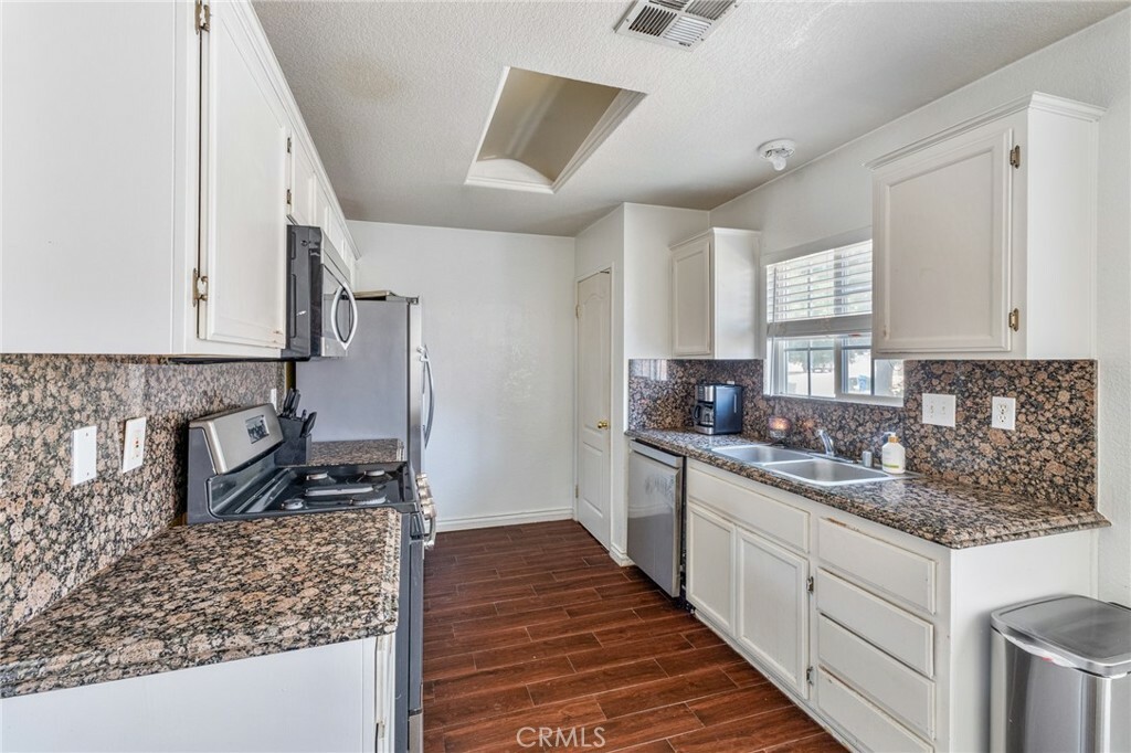 Property Photo: 10599 Chesterfield St CA 92301