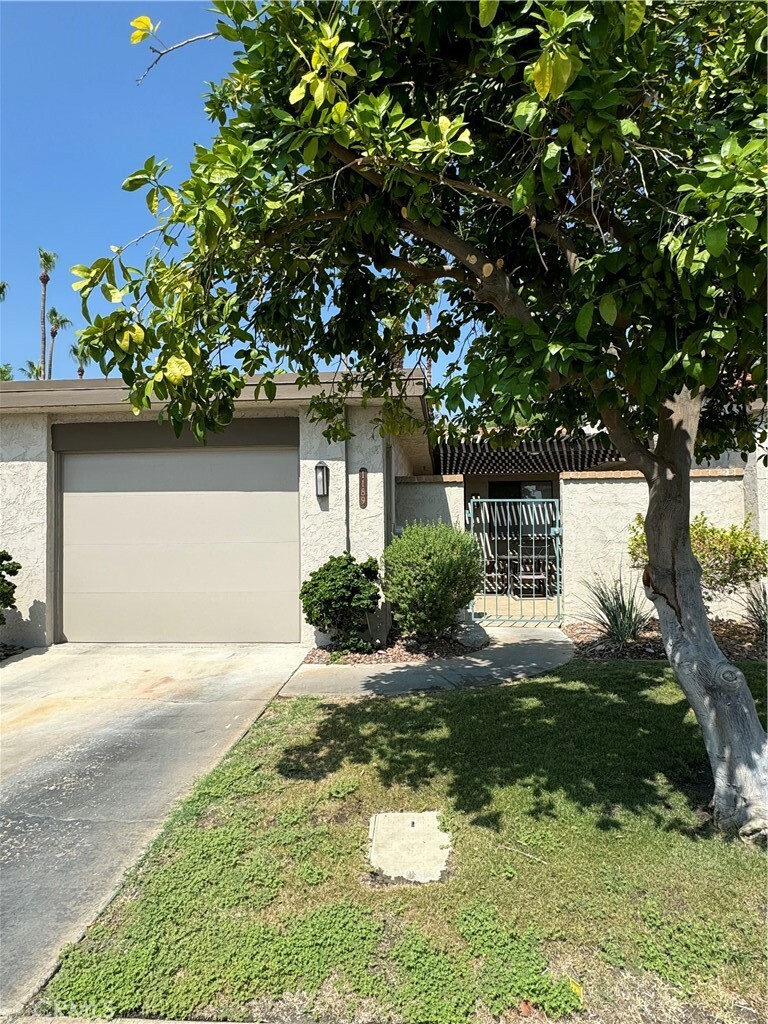 Property Photo:  1189 Trofeo Circle  CA 92262 