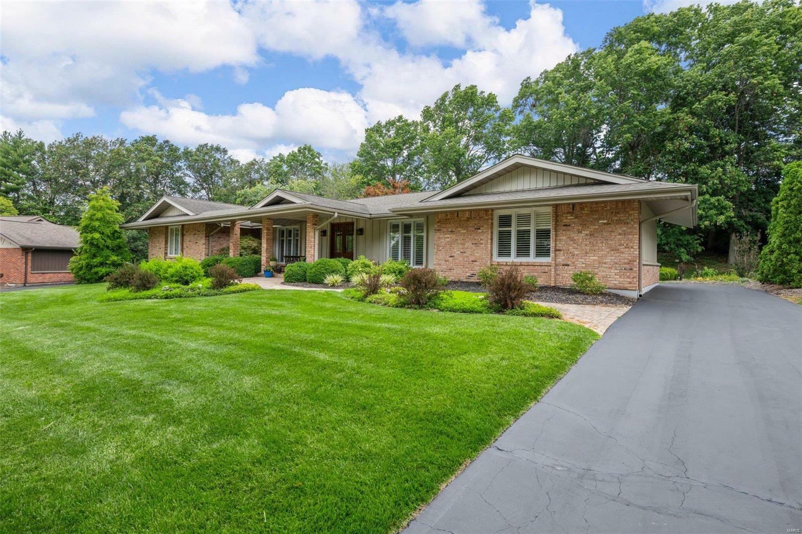 Property Photo:  1641 Lochcrest Drive  MO 63017 